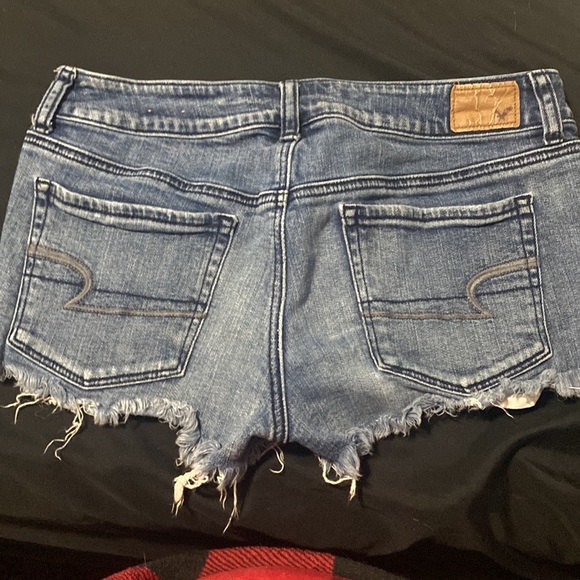Jean shorts with pattern on sides - Picture 2 of 3